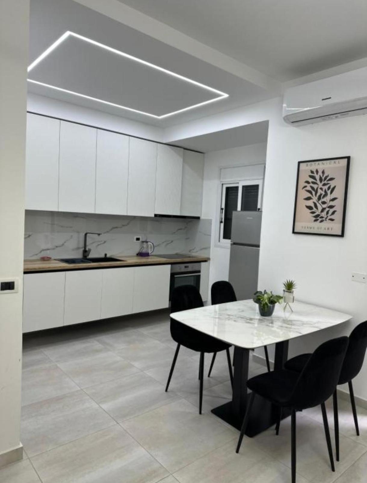 Duplex Lungomare Suites Vlorë Exterior foto